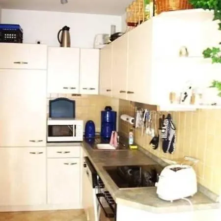 Apartment Lee 13 Schroeder M Gm 69819 *