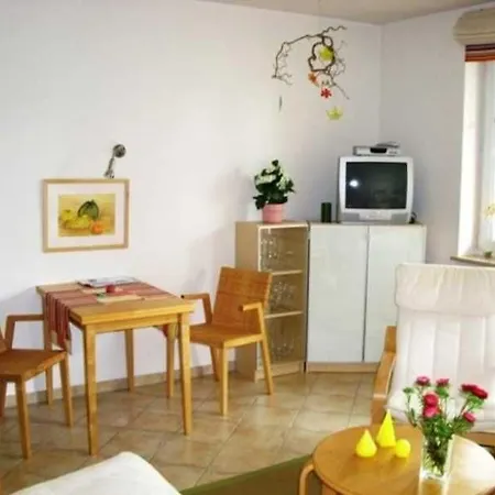 Lee 13 Schroeder M Gm 69819 Apartment *